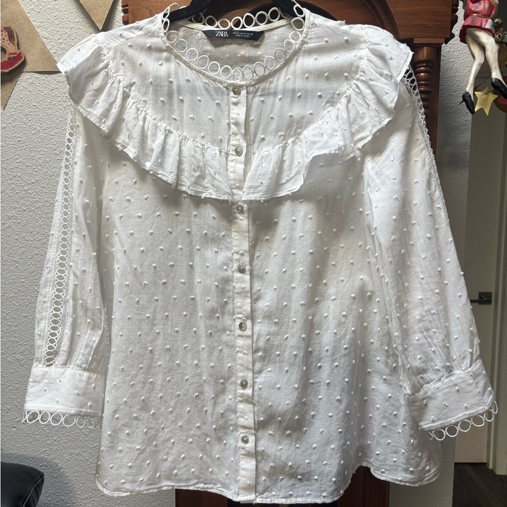 Zara White Textured Ruffle Button-Front Blouse